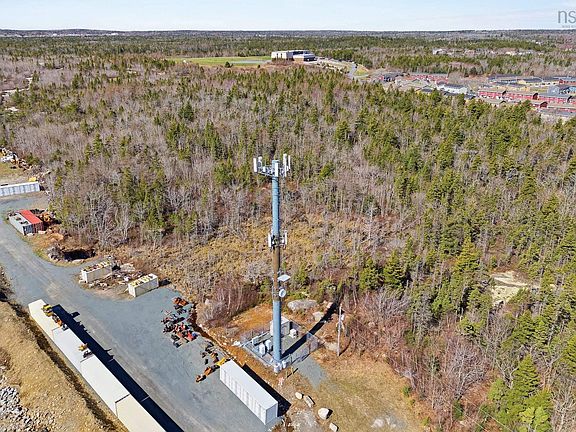 5th image of 547 Herring Cove Rd