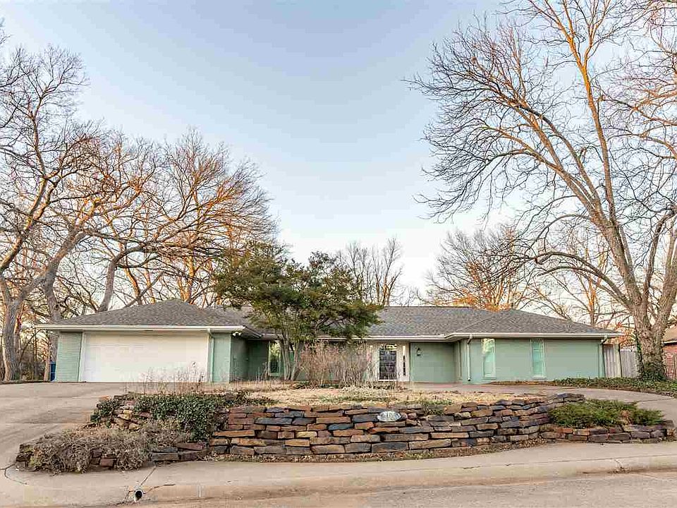 1st image of 2406 W 10th Ave