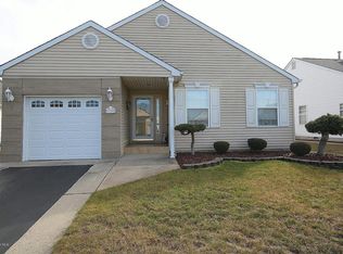 109 Portsmouth Dr, Toms River, NJ 08757