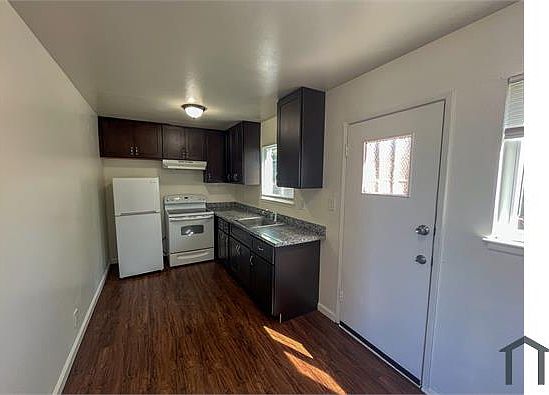 2nd image of 9840 Holly St APT B
