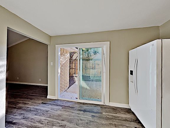 4th image of 9102 Linda Vista Dr
