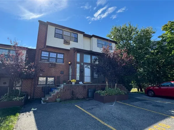 120-18 Cove Court #86, College Point, NY 11356