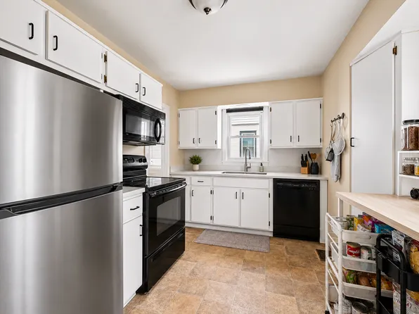 2111 Fremont Ave E, Saint Paul, MN 55119