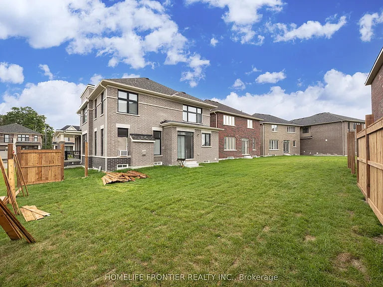 49 Ainslie Hill Cres — Photo 5