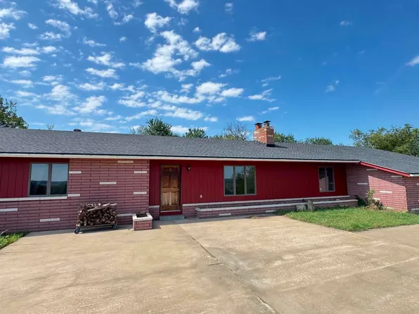 7627 46th St, Ozawkie, KS 66070