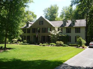 8661 Eaglewood Trl, Chagrin Falls, OH 44023