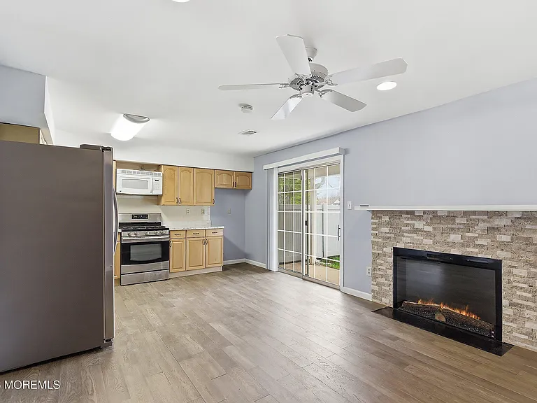 280 Fairfield Pl — Photo 7