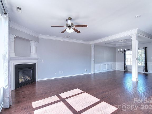 4th image of 9316 Macquarie Ln