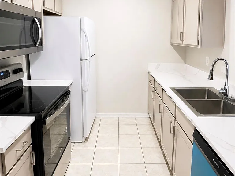 4633 Wild Indigo St #555 — Photo 3