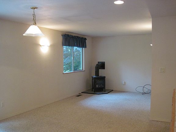 4th image of 2718 Brentwood Dr SE