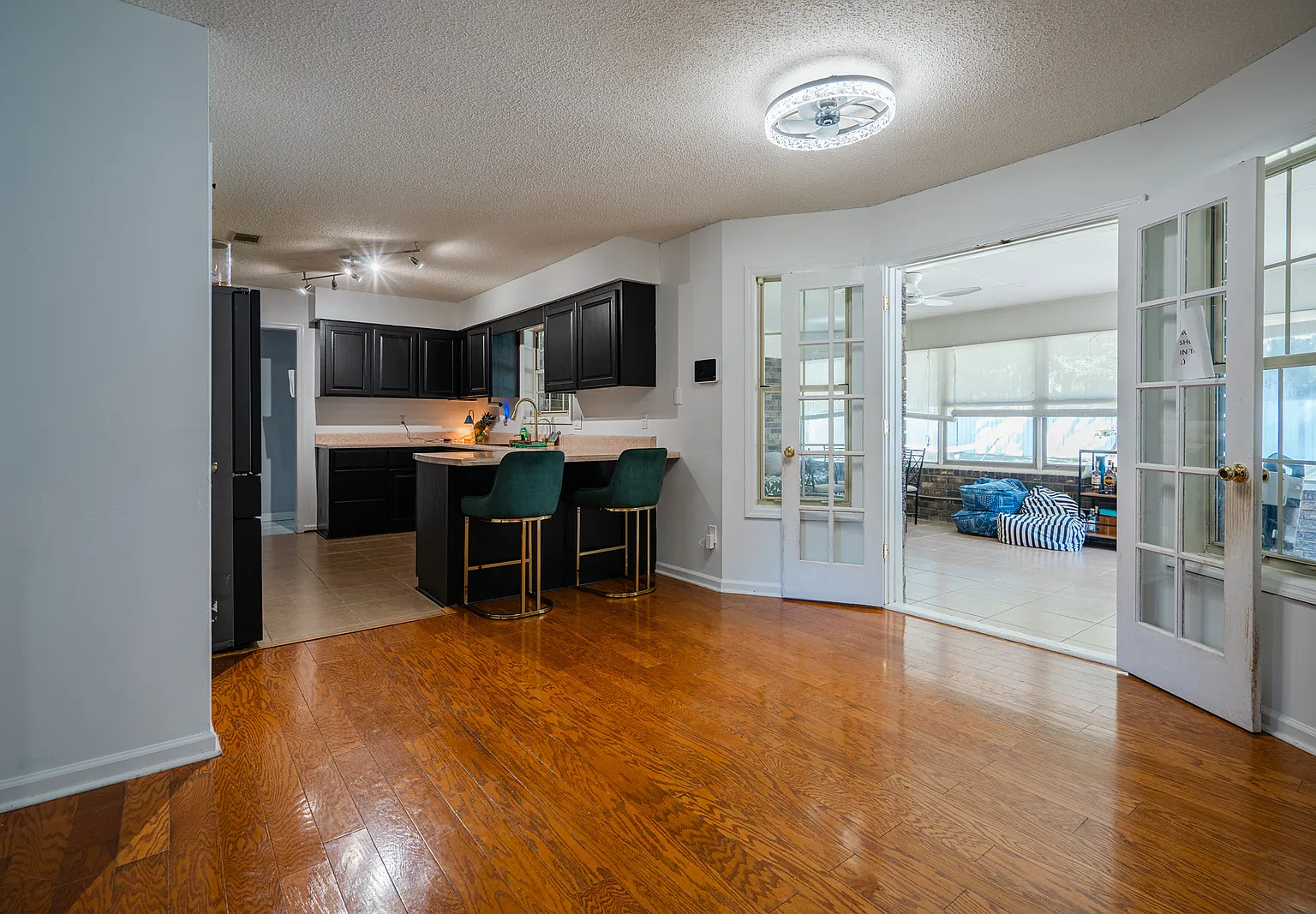 411 Christopher Drive - 1 — Photo 4