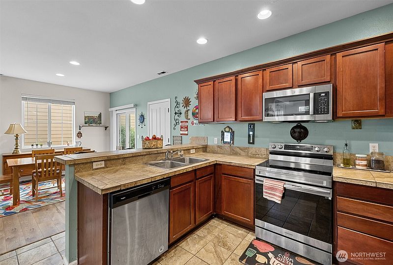4th image of 5944 Balustrade Boulevard SE