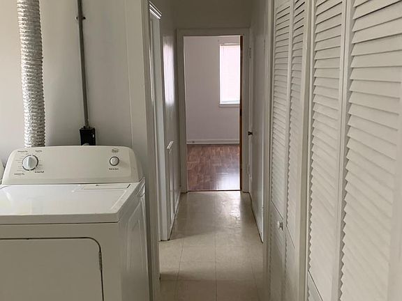4th image of 1056-1058 Loretta Ave