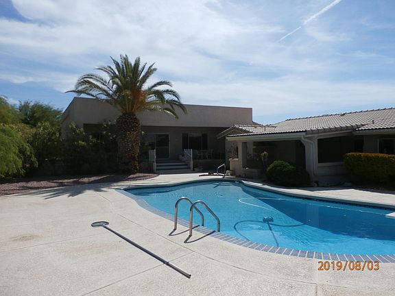 3rd image of 2455 Huntington Dr