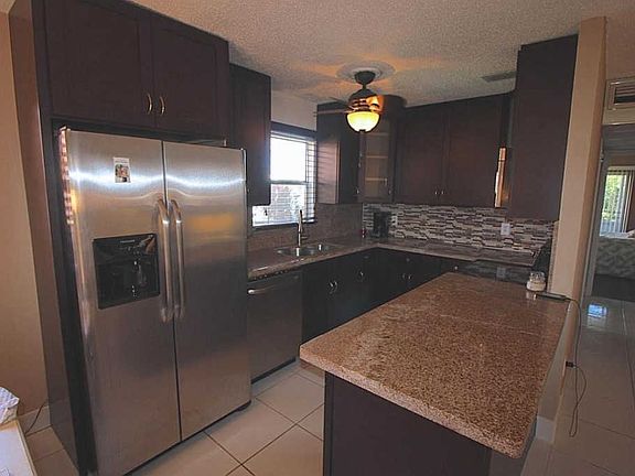 5th image of 180 Valencia Dr #H