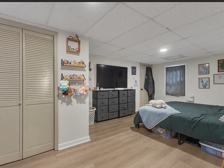 61 Brenda Ct — Photo 35