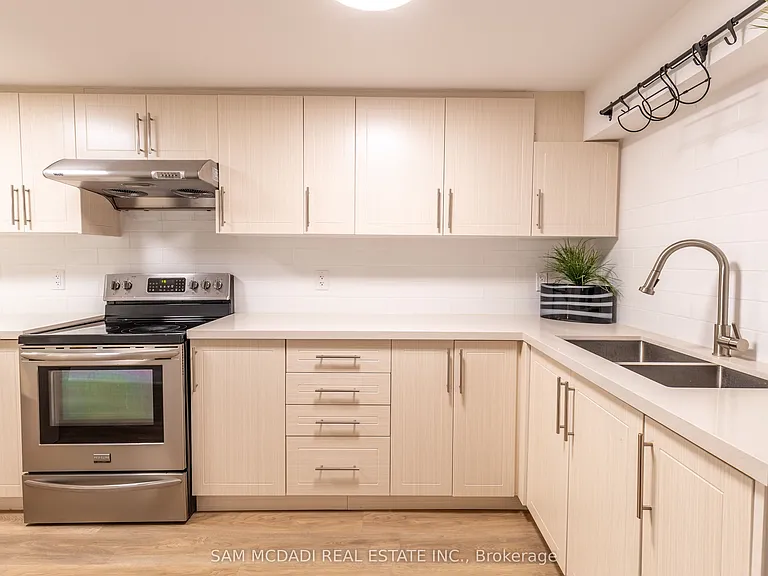 4043 Pavillion Ct #LOWER — Photo 11