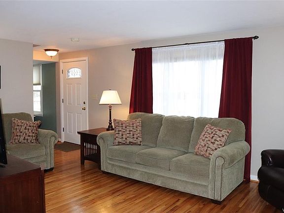 3rd image of 235 Stevenson Blvd
