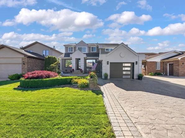 45850 Private Shore Dr, Chesterfield, MI 48047