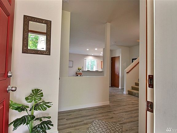 4th image of 1213 52nd St NE