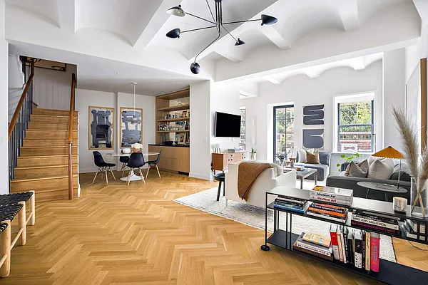 Sold by Sotheby's International Realty | media 1