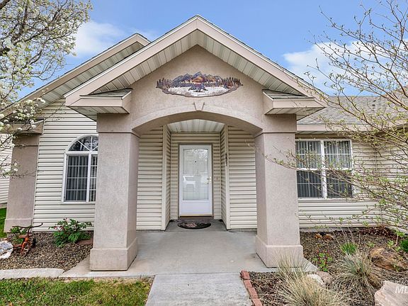 3rd image of 2296 Julie Ln