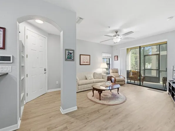 135 Calle El Jardin St #101, Saint Augustine, FL 32095