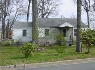 3738 Oakwood Dr, Greensboro, NC 27407