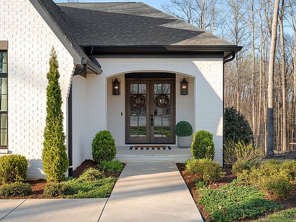 5th image of 5916 Pinewood Rd