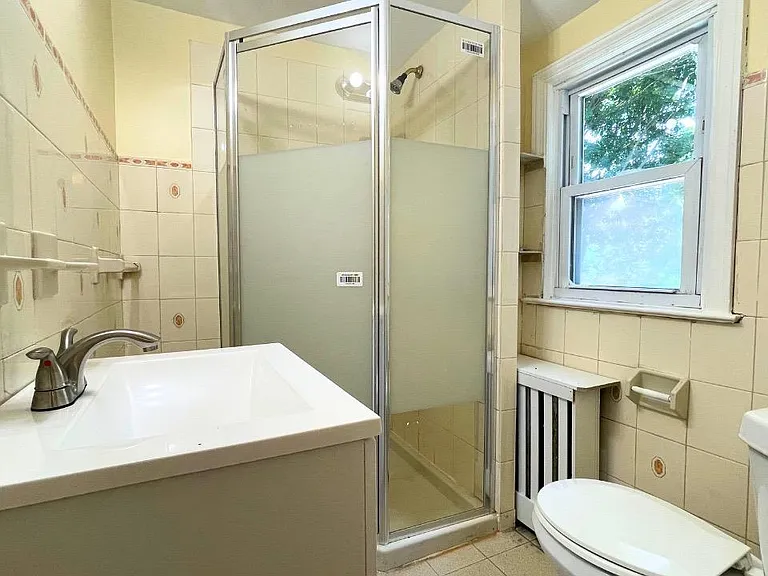 408 Ryders Ln — Photo 15
