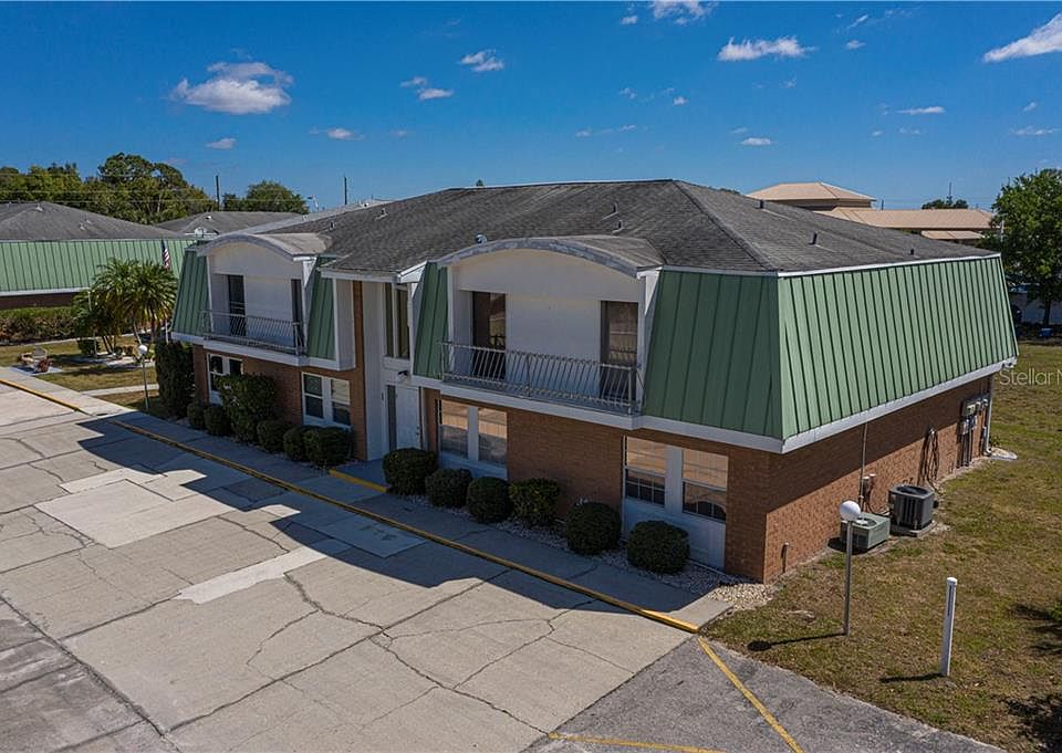 1st image of 22333 Edgewater Dr APT E4