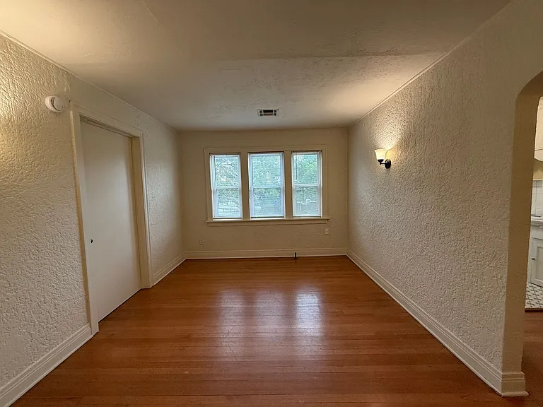 1718 N Indiana Ave #8 — Photo 17
