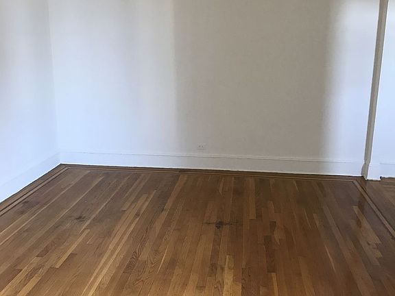 4th image of 2816 34th St APT 4D