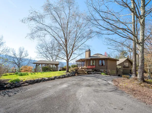 2910 Mockingbird Way, Sevierville, TN 37862