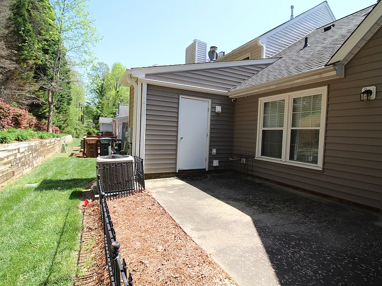 33 Cedar Knoll Dr — Photo 25