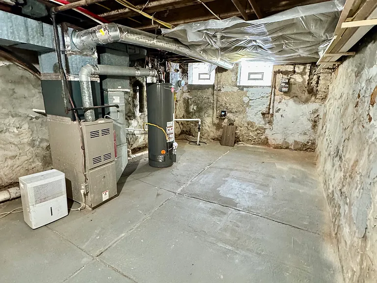 1828 E Orleans St — Photo 17