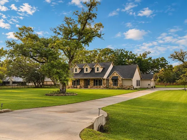 814 China Grove Dr, Rosharon, TX 77583