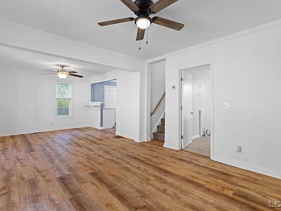 4th image of 629 S Winter St