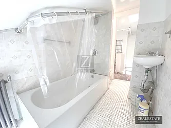 Rented by ZealEstate Group Inc