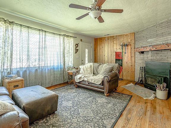 5th image of 470 Riverside Ave