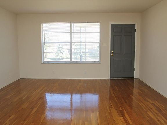 2nd image of 9921 Tam O Shanter Dr