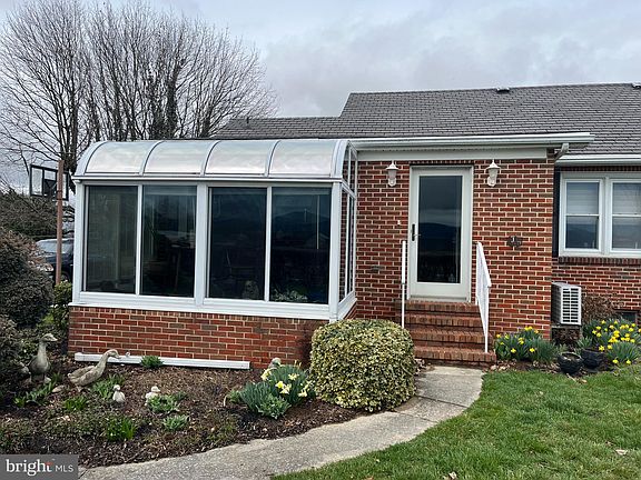 3rd image of 21547 Ringgold St