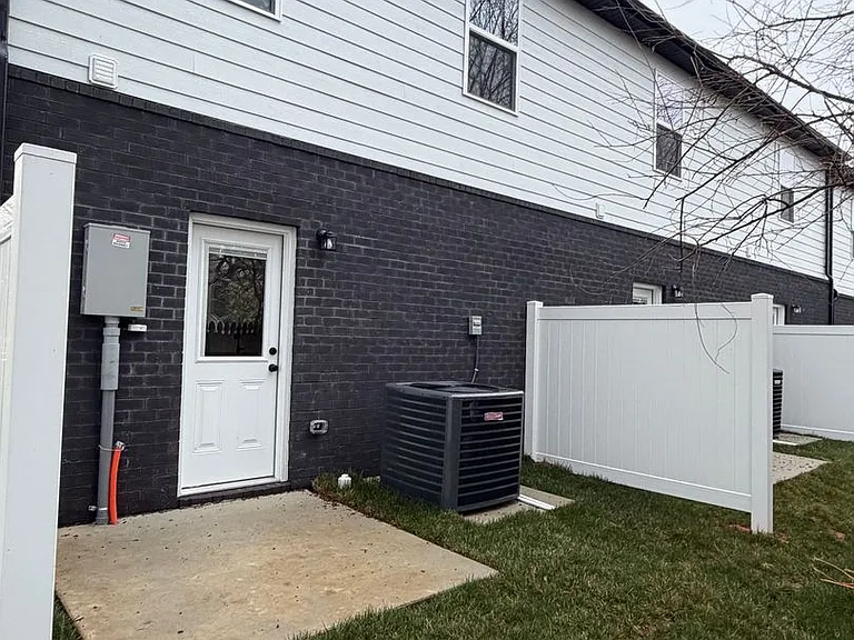 1054 Serenity Ln — Photo 18