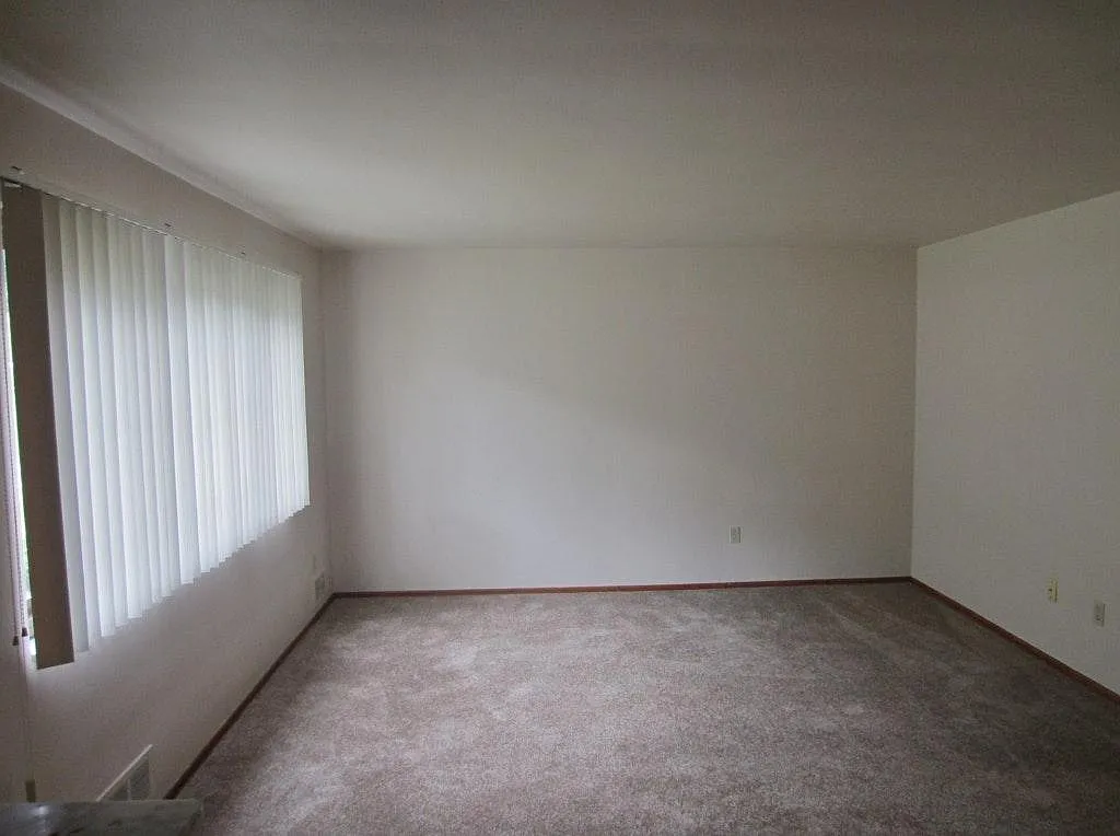 3 bed, 1.5 bath, $1,695 — Photo 3