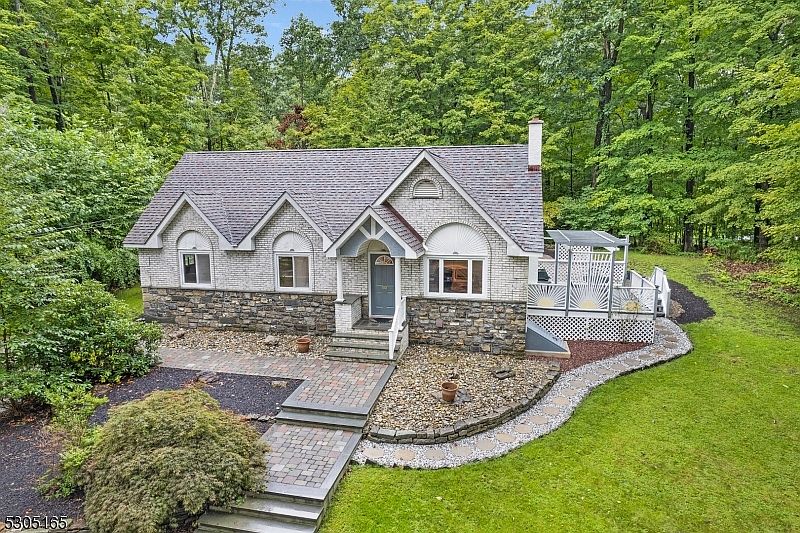 1st image of 63 Tall Oaks Dr