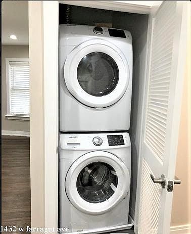 1st image of 1432 W Farragut Ave #728
