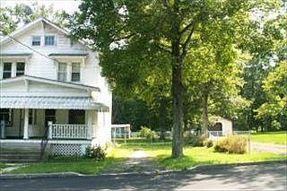 1st image of 411 W Laurel St