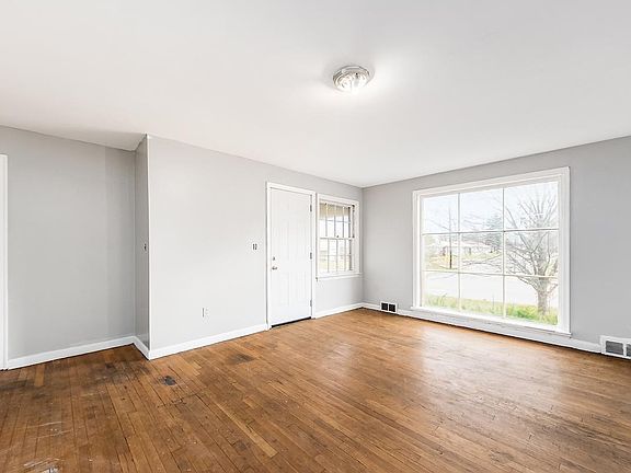 5th image of 1840 W Mound St