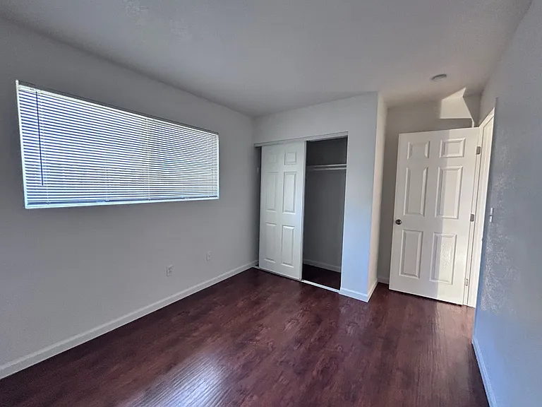 3148-3150 Laurelhurst Dr — Photo 9