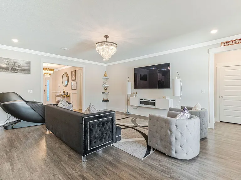 6076 Cherry Hill Cir — Photo 8